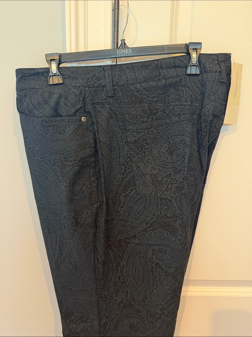 Jones New York Black/Grey Paisley Pants